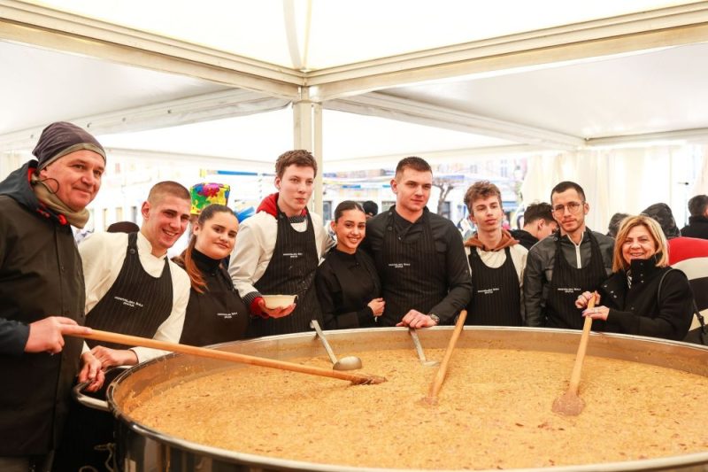 19. Maskarana jota Udruzenja obrtnika Rijeka 800x533